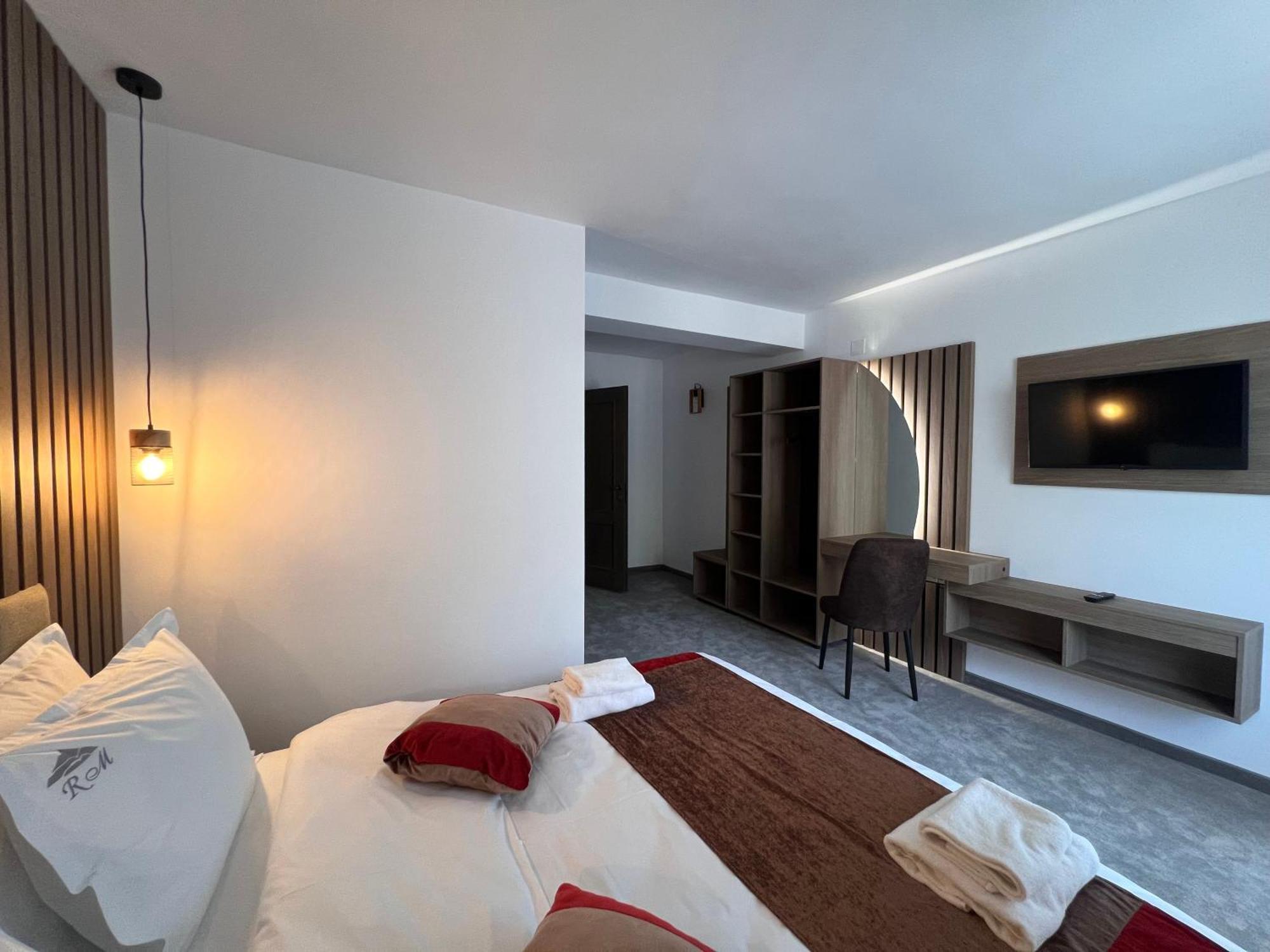 Hotel Regina Muntilor A Moeciu De Sus Exteriér fotografie