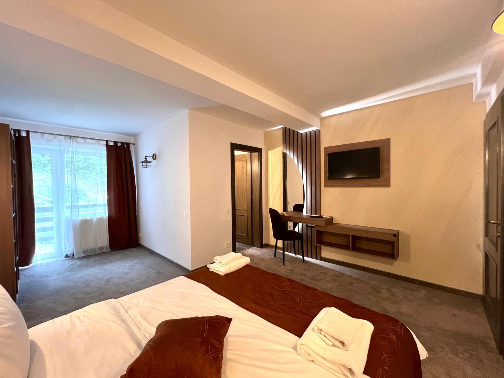 Hotel Regina Muntilor A Moeciu De Sus Exteriér fotografie